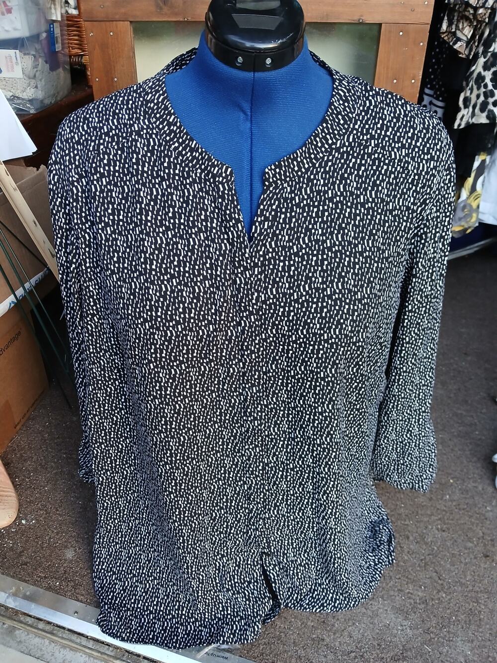 Simply Emma Black White Button Up Blouse 3X Shirt Top Semi Sheer Long Sleeves